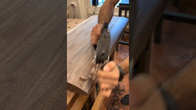 Журнальный стол из слэба ореха. American walnut slab coffee table смотреть онлайн