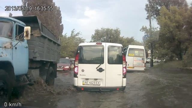 В брод через ул.Каруны смотреть онлайн