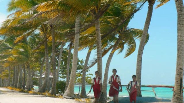 Golden Ali'i's - Lau'i'ula смотреть онлайн