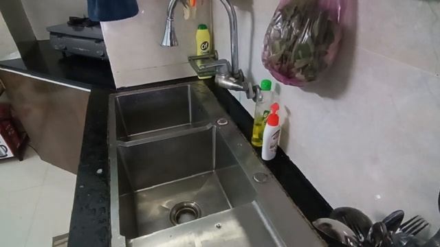 Đây là việc làm tại các khách sạn và nhà hàng ở Mỹ, dọn dẹp tại các nhà hàng năm sao có gì hay смотреть онлайн