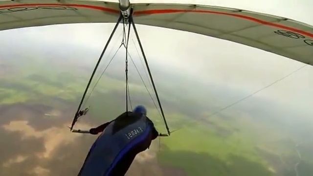 Под нижней кромкой облаков.Полеты в Лазарево ЕАО. смотреть онлайн