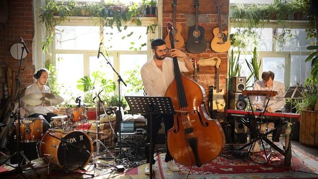 illo.trio - Sleepless (live from Guslitsa) смотреть онлайн