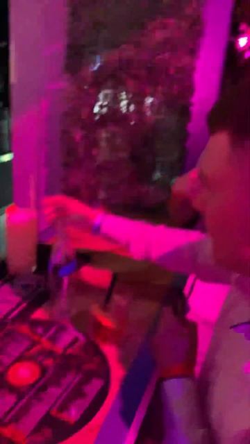 Строит глазки😉🤣 #рекомендации #клуб #shorts #отдых смотреть онлайн