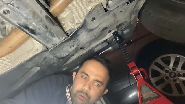 Part 4: Mercedes-Benz ISM Module removal w164 - Remove Struts смотреть онлайн