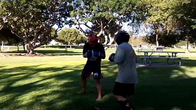 Muay Thai (red headgear) vs Kickboxing - hands only смотреть онлайн