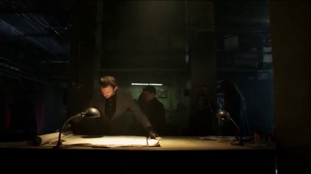 Bruce and Selina 3x10 #4 (Bruce join forces with the Whisper Gang) смотреть онлайн