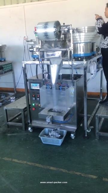 Automática 6 tigelas Material misturado Contando Máquina de embalagem de saco de enchimento para li смотреть онлайн