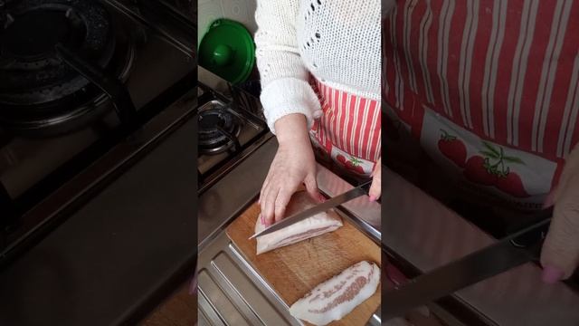 ПРОБУЮ ДЕЛАТЬ ВКУСНЫЕ ПЫШНЫЕ ОЛАДЬИ. смотреть онлайн