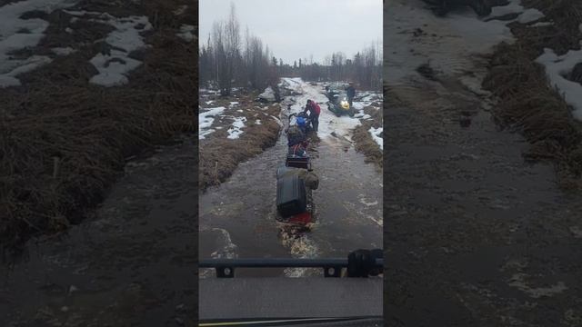 Рыбалка весной.Северный Урал. На вездеходе Tracker смотреть онлайн