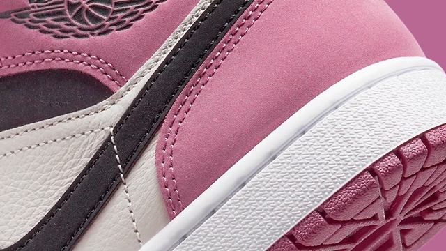 Air Jordan 1 Mid Berry Pink Sneakers Detailed Look смотреть онлайн