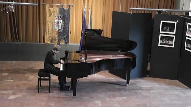 Aleksandr Bolotin - Ravel. Tombeau de Couperin - Toccata смотреть онлайн
