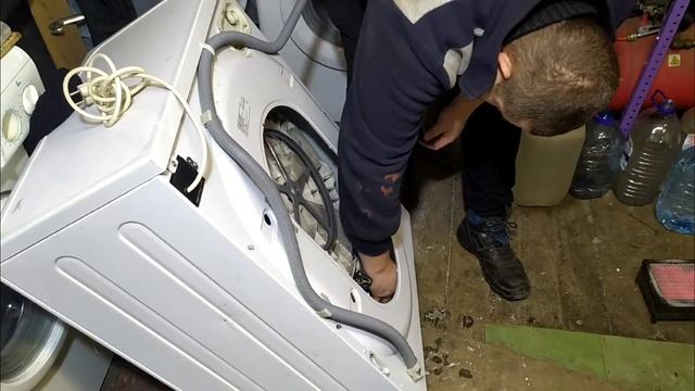 Стиральная машина Индезит нет отжима зависает. смотреть онлайн