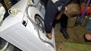 Стиральная машина Индезит нет отжима зависает.