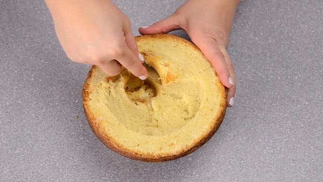 Giant Peeps Cake with Surprise Inside from Cookies Cupcakes and Cardio смотреть онлайн