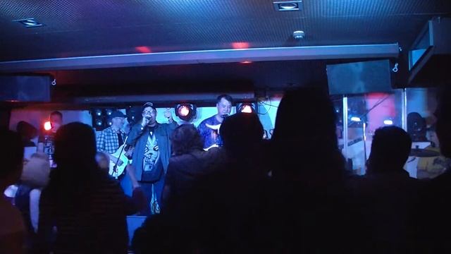 Т.Э.Т. feat. Гарри Ананасов "Посошок" смотреть онлайн