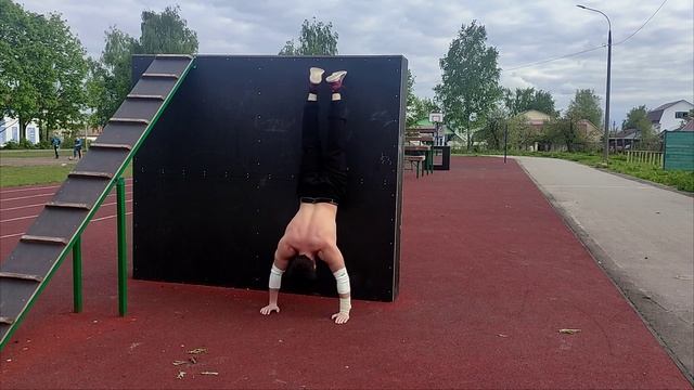 Алексей Шкурлапов - силовые на турнике, GHETTO WORKOUT 2024 смотреть онлайн