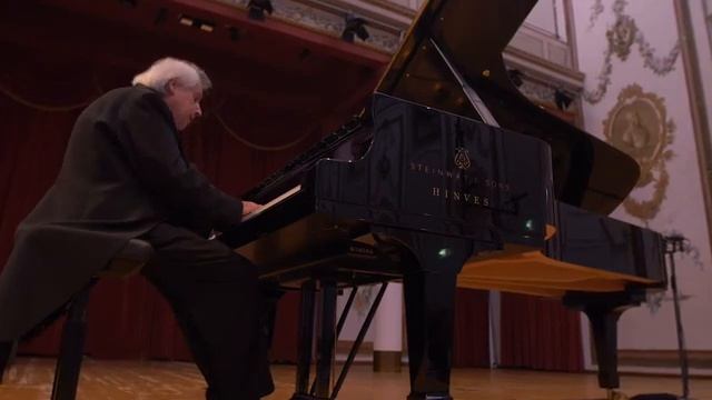 Соколов - Шуберт Экспромт ля-бемоль мажор, D. 935 № 2 смотреть онлайн