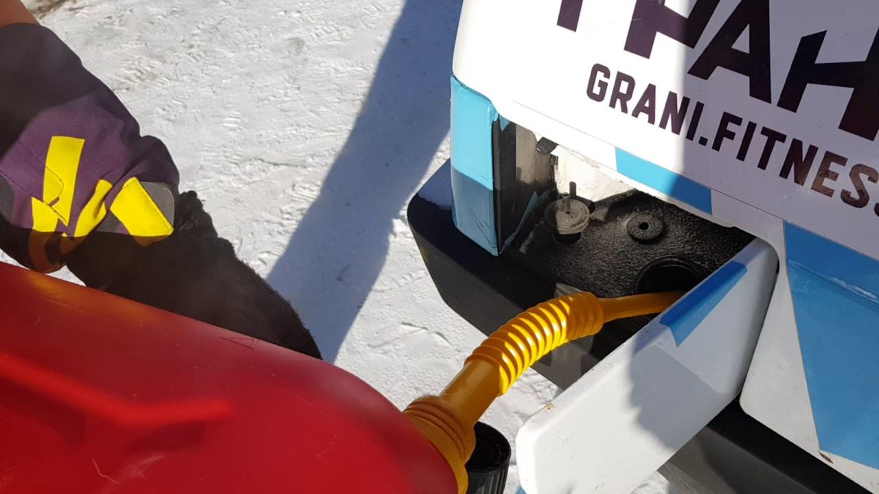 Нюхает она его)) смотреть онлайн