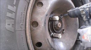 22.  Берлинго. Удаление сломанных болтов крепления колеса. (Часть 5)