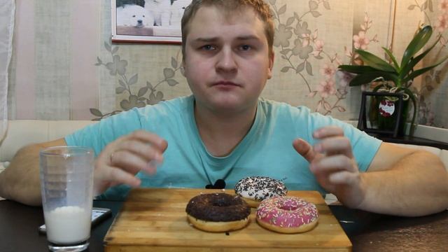Donuts. Пончиковый обжор. Mukbang eating show donut. Real sound. No ASMR смотреть онлайн
