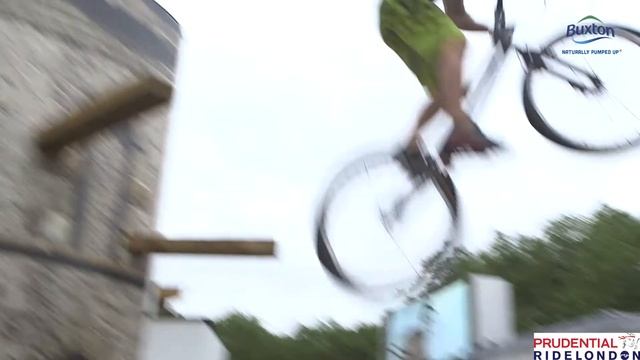 Buxton Water @ Prudential Ride London 2016 - Andrei Burton Trial World Records смотреть онлайн