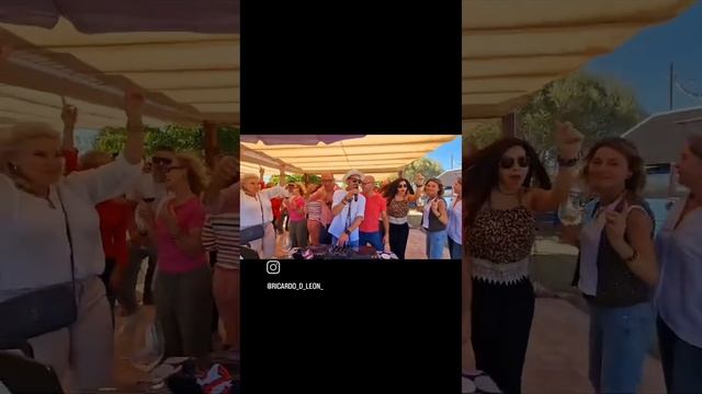 Ricardo d Leon dj en Bodegas Mesquida Mora Party time смотреть онлайн