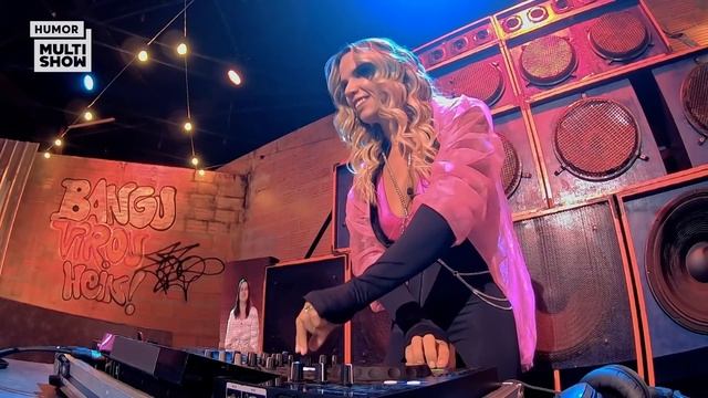 Fabiana Karla já trabalhou fantasiada de EXORCISTA! | Jojo Nove e Meia | Humor Multishow смотреть онлайн