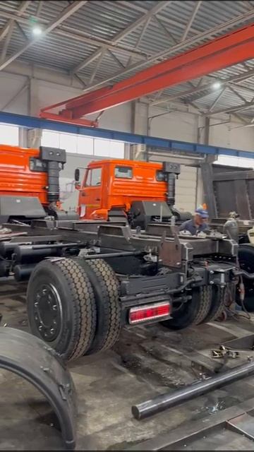 Готовим два самосвала на шасси КАМАЗ смотреть онлайн