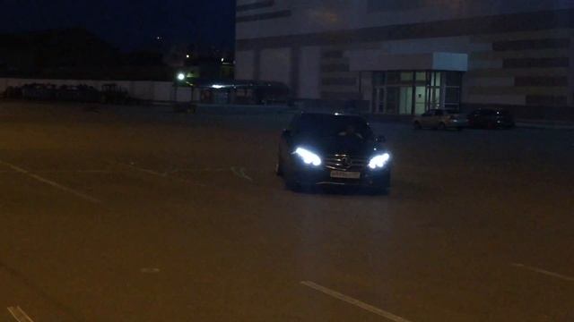 Mercedes Benz E смотреть онлайн