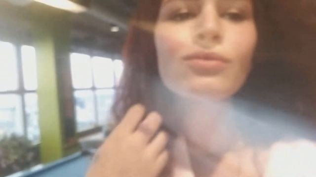 Selena Gomes wolves смотреть онлайн