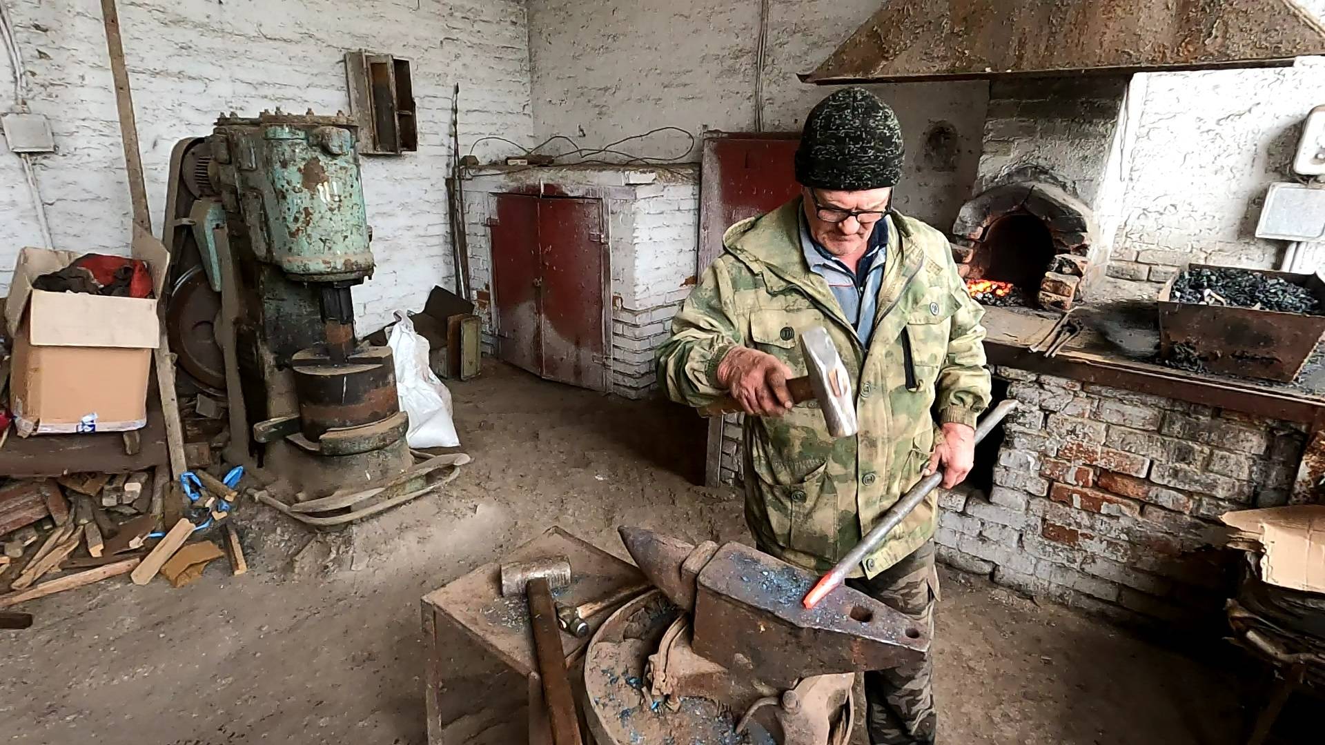 Борисович опять за свое! Из любой старой железки сделает инструмент! смотреть онлайн