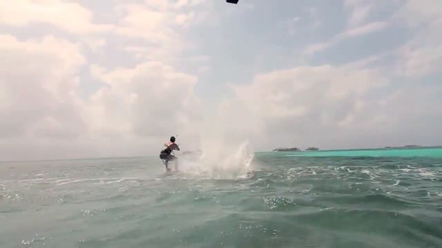 Kitesurfer Insane Office Escape смотреть онлайн