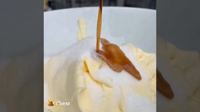 Блинный рулет с кремом и клубникой смотреть онлайн
