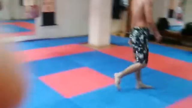 костолом непобедимый боец. смотреть онлайн