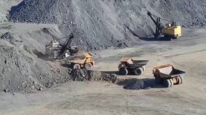 Вот вам самый большой экскаватор и БелАЗ