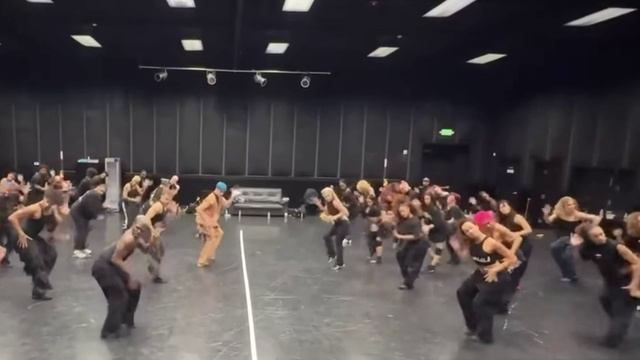 ABRACADABRA смотреть онлайн