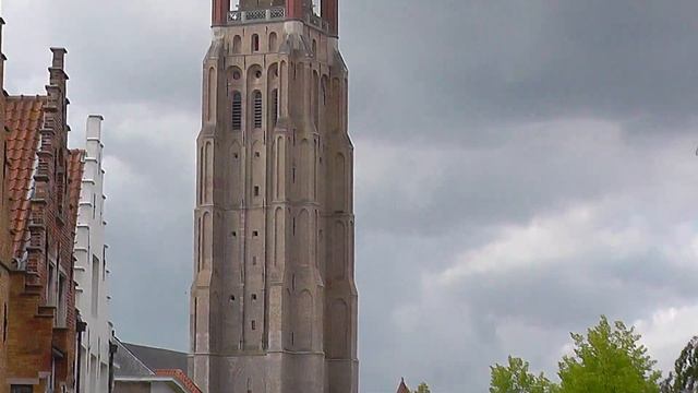 Una giornata a Bruges per ammirare edifici fiamminghi e spettacolari vedute lungo i suoi canali смотреть онлайн