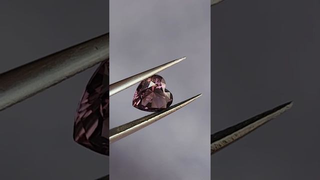 шпинель вьетнам сердце  5. 7.43*7.57*4.66мм, 1.67 кт вета продано!!!