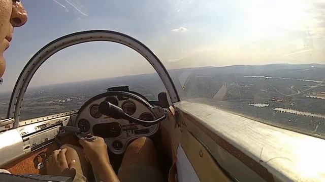 Solo flying with L-13 Blanik at Dunakeszi смотреть онлайн