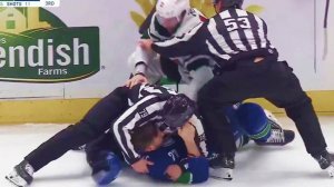 Российский хоккеист сломал сопернику лицевую кость в драке в НХЛ