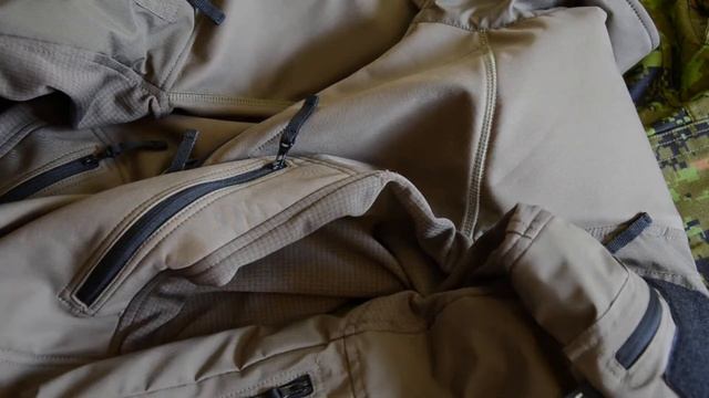 UF PRO Delta AcE Sweater