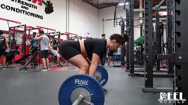 Reel Life Vlog - Lindsey Marie Fit - Quarantine Leg Workout смотреть онлайн