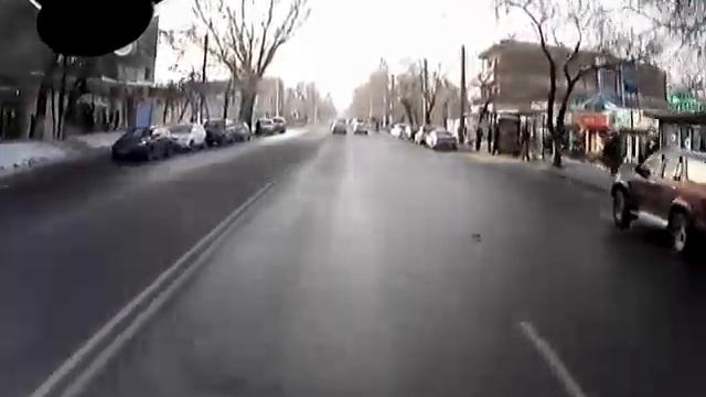 Алматы. Пешеходы нарушители 20141202 1537 смотреть онлайн