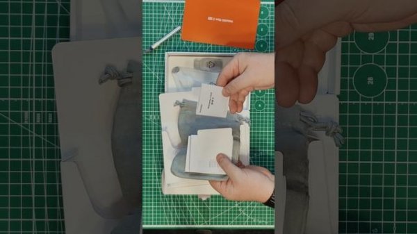 Распаковка стабилизатора Insta360 Flow 2 Pro