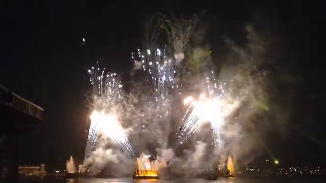 Диснейленд салют Walt Disney World Epcot смотреть онлайн