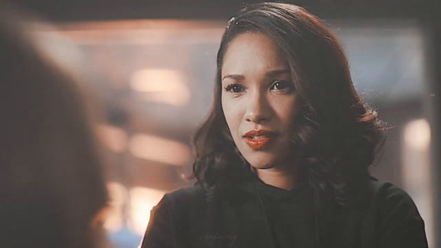 Barry and Caitlin (+Iris) | Dancing on my own (s4) смотреть онлайн