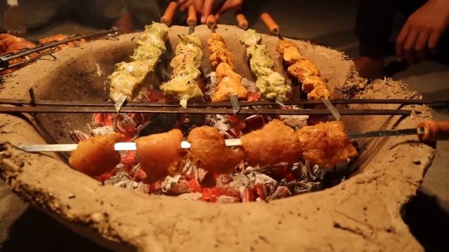 BBQ Night With Family | EID DAY BBQ | Eid Dawat Special | Mubashir Saddique | Village Food Secrets смотреть онлайн