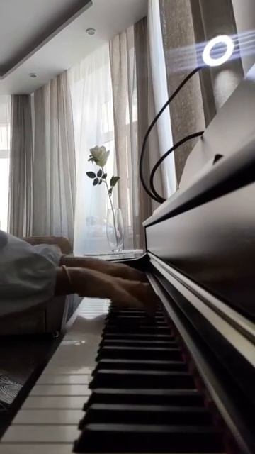 Yann Tiersen - Mother's Journey (Good Bye, Lenin!)/ Ян Тирсен - Путешествие матери (Гуд Бай, Ленин) смотреть онлайн