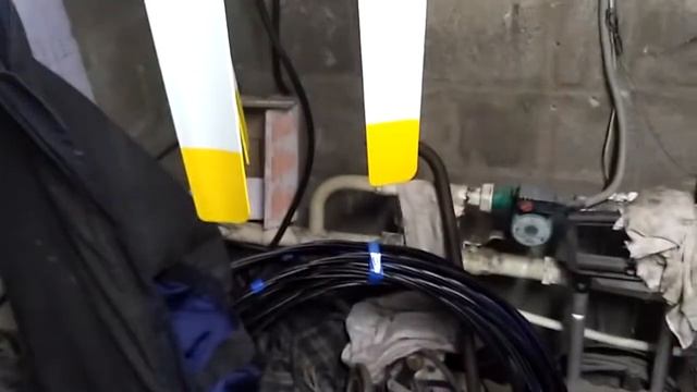 Ветряк 1кВт на не родных лопостях. смотреть онлайн