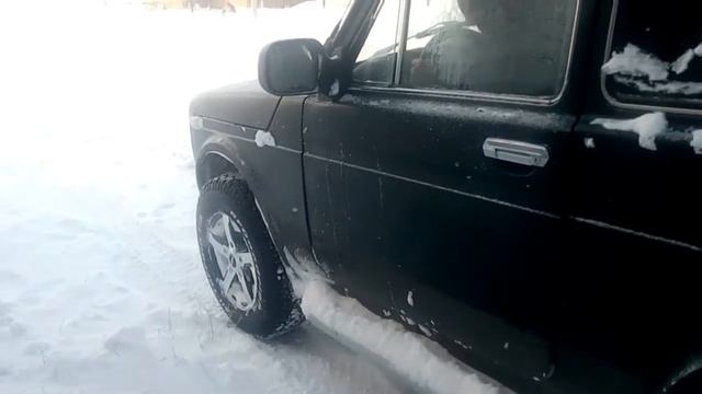 Засадили НИВУ в сугроб смотреть онлайн